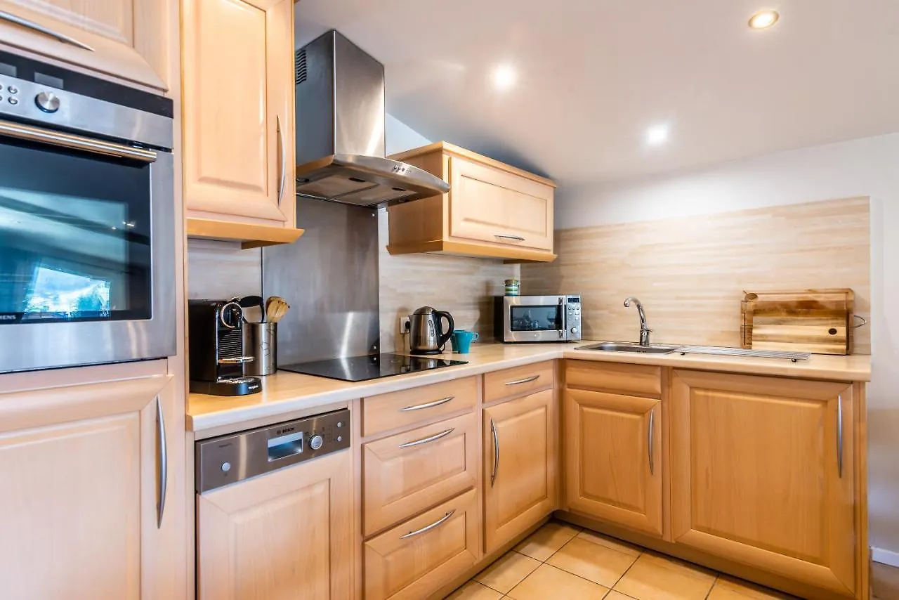 Schuss D4 Apartment Morzine 0*,